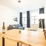 In Der Kutschgasse - Altstadt - Parkplatz Nach Verfuegbarkeit - Kueche - Wifi - Powered By Ko-living Halle (Saale)