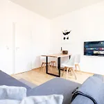 Apartman In Der Kutschgasse - Altstadt - Parkplatz Nach Verfuegbarkeit - Kueche - Wifi - Powered By Ko-living *