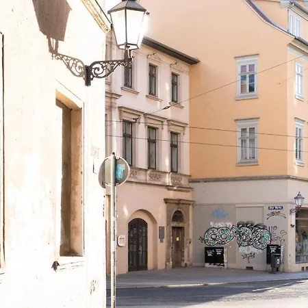 Ko-living Handel Stuben: Street Art In Altstadt Apartment *