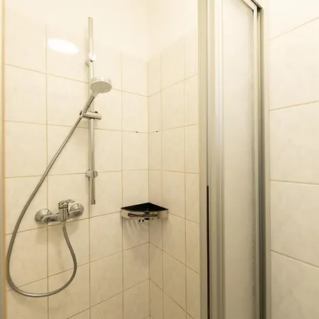 Ko-living Handel Stuben: Street Art In Altstadt *