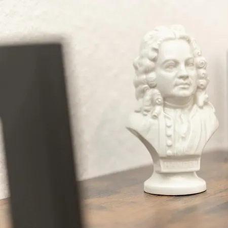 Ko-living Handel Stuben: Street Art In Altstadt Halle (Saale)