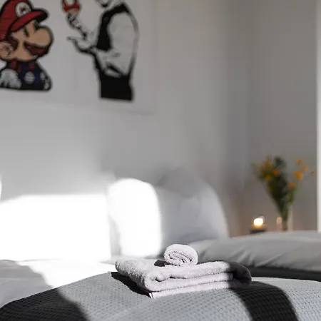 Ko-living Handel Stuben: Street Art In Altstadt Apartment *