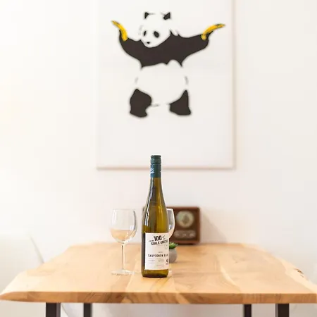 Ko-living Handel Stuben: Street Art In Altstadt Apartment *