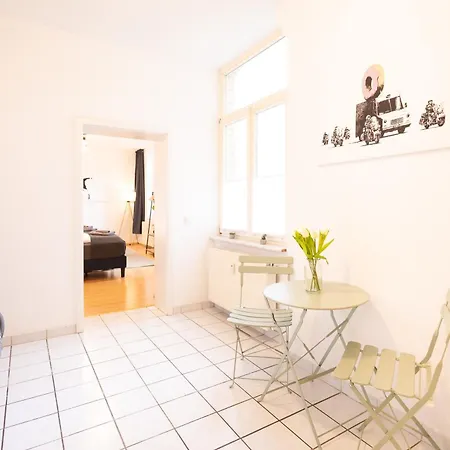 Ko-living Handel Stuben: Street Art In Altstadt Apartment