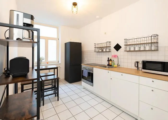 In Der Kutschgasse - Altstadt - Parkplatz Nach Verfuegbarkeit - Kueche - Wifi - Powered By Ko-living Lägenhet