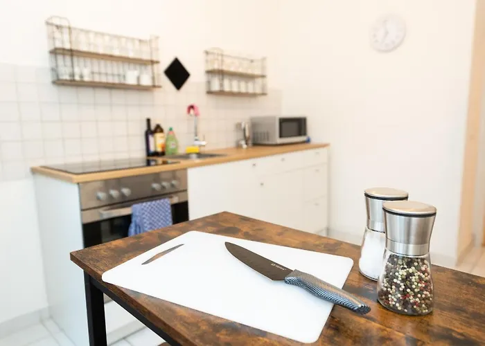 In Der Kutschgasse - Altstadt - Parkplatz Nach Verfuegbarkeit - Kueche - Wifi - Powered By Ko-living Lägenhet *